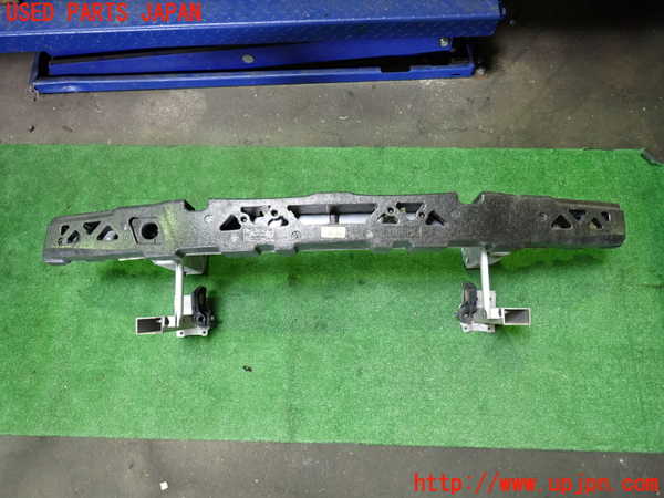1UPJ-30321014]BMW 528i(FR30 F10)フロントバンパーホースメント 中古_m0001.jpg