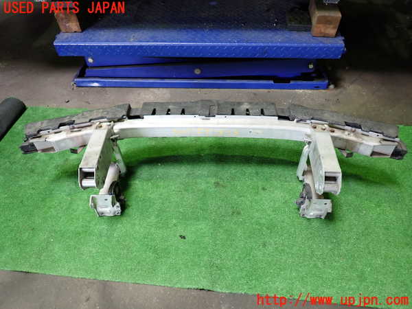 1UPJ-30321014]BMW 528i(FR30 F10)フロントバンパーホースメント 中古_m0004.jpg