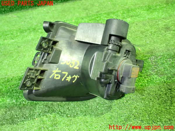 1UPJ-30321180]BMW 528i(FR30 F10)右フォグ 中古_m0003.jpg