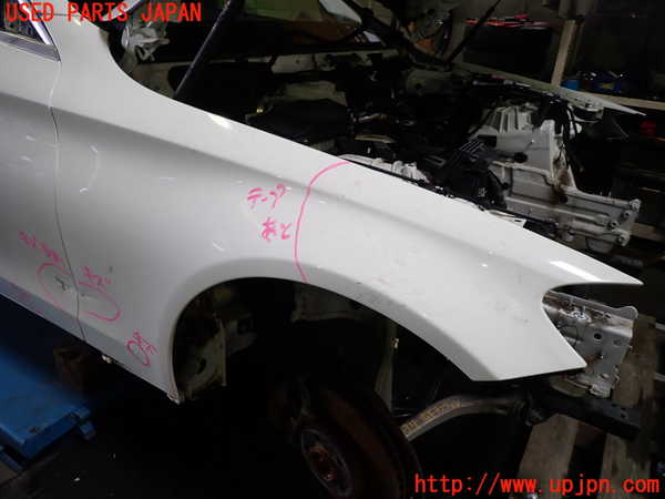5UPJ-30341080]ベンツ C200 W205(205042C)右前フェンダー 中古_m0001.jpg