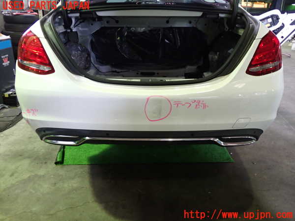 1UPJ-30341610]ベンツ C200 W205(205042C)リアバンパー 中古_m0001.jpg