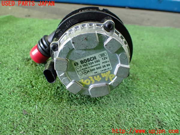 5UPJ-30342110]ベンツ C200 W205(205042C)ウォーターポンプ 中古_m0004.jpg