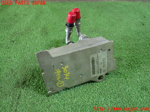 1UPJ-30342481]ベンツ C200 W205(205042C)オイルクーラー1 中古_m0004.jpg