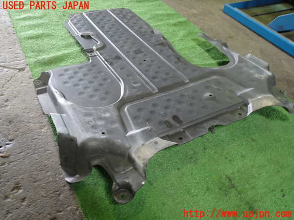 1UPJ-30341721]ベンツ C200 W205(205042C)アンダーカバー1 中古_m0002.jpg