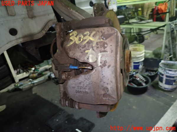 1UPJ-30344080]ベンツ C200 W205(205042C)右フロントキャリパー 中古_m0001.jpg