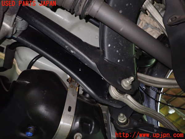 5UPJ-30345295]ベンツ C200 W205(205042C)リアメンバー 中古_m0002.jpg