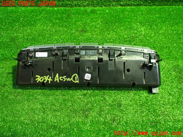 1UPJ-30346066]ベンツ C200 W205(205042C)エアコンスイッチ1 中古_m0003.jpg