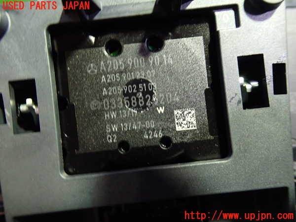 1UPJ-30346307]ベンツ C200 W205(205042C)スイッチ2 (ナビメニュー等) 中古_m0002.jpg