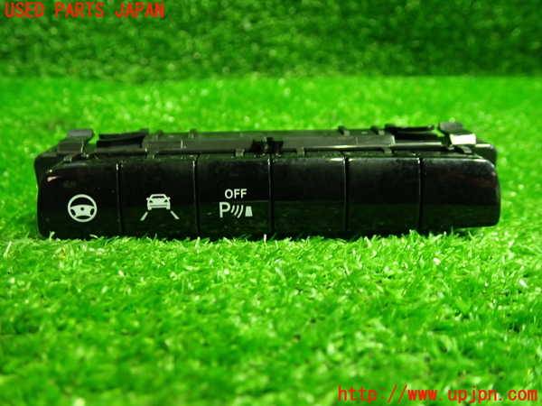 1UPJ-30346308]ベンツ C200 W205(205042C)スイッチ3 (ソナー他) 中古_m0001.jpg