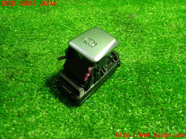 1UPJ-30346311]ベンツ C200 W205(205042C)スイッチ6 (電動パーキング) 中古_m0002.jpg