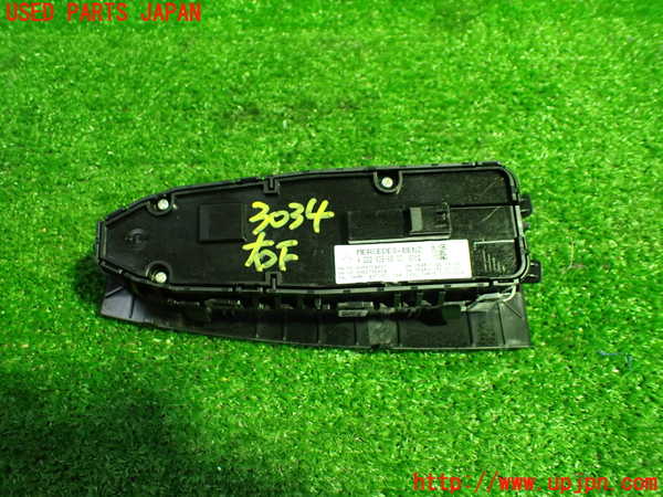 1UPJ-30346240]ベンツ C200 W205(205042C)右前パワーウィンドウスイッチ 中古_m0004.jpg