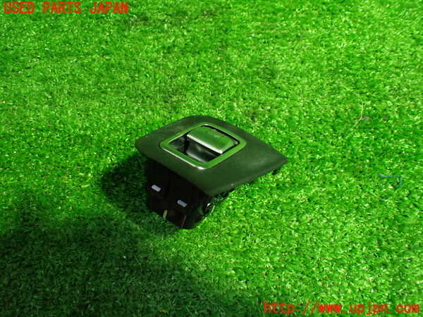1UPJ-30346245]ベンツ C200 W205(205042C)左前パワーウィンドウスイッチ 中古_m0002.jpg