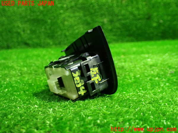 1UPJ-30346245]ベンツ C200 W205(205042C)左前パワーウィンドウスイッチ 中古_m0003.jpg