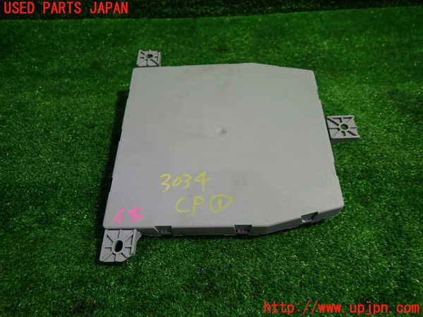 5UPJ-30346146]ベンツ C200 W205(205042C)コンピューター1 (5DK010 772-72) 中古_m0003.jpg