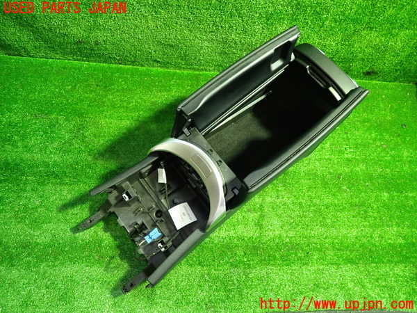 1UPJ-30347540]ベンツ C200 W205(205042C)センターコンソール 中古_m0002.jpg