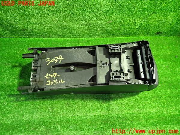 1UPJ-30347540]ベンツ C200 W205(205042C)センターコンソール 中古_m0004.jpg