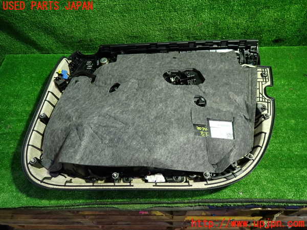 1UPJ-30341264]ベンツ C200 W205(205042C)左前ドア内張り 中古_m0004.jpg