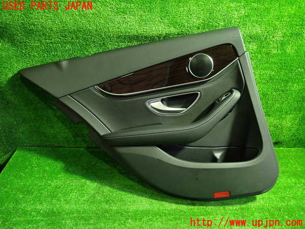 1UPJ-30341324]ベンツ C200 W205(205042C)左後ドア内張り 中古_m0001.jpg