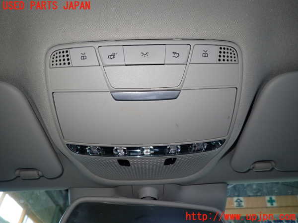 1UPJ-30346411]ベンツ C200 W205(205042C)ルームランプ1 (1列目) 中古_m0001.jpg