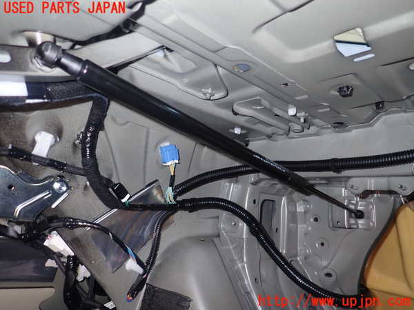 1UPJ-30361506]MIRAI(ミライ)(JPD10)トランクダンパー 中古_m0001.jpg