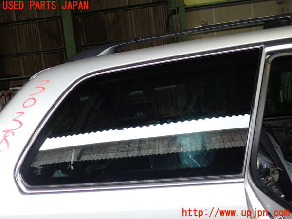 2UPJ-30381380]クラウン エステート(JZS171W)右クォーターガラス (M3Y8) 中古_m0001.jpg