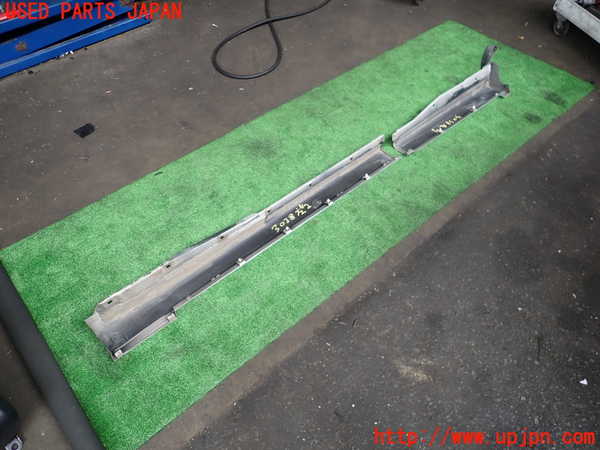 2UPJ-30381392]クラウン エステート(JZS171W)左サイドステップ 中古_m0004.jpg