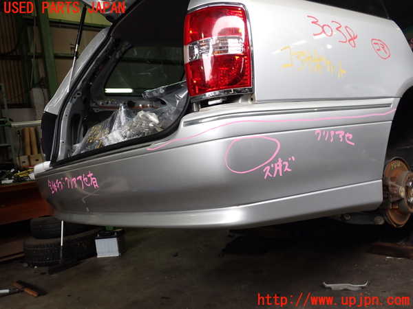 2UPJ-30381610]クラウン エステート(JZS171W)リアバンパー 中古_m0002.jpg