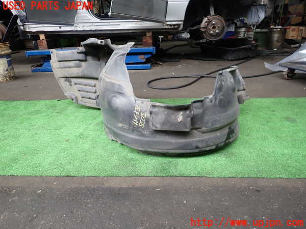 2UPJ-30381092]クラウン エステート(JZS171W)左前フェンダーライナー 中古_m0002.jpg