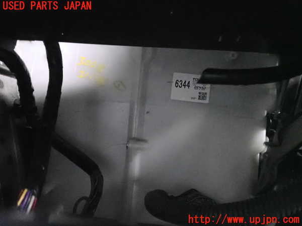 2UPJ-30386081]クラウン エステート(JZS171W)エバポレーター1 中古_m0003.jpg