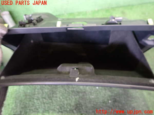 2UPJ-30387516]クラウン エステート(JZS171W)グローブボックス1 中古_m0002.jpg