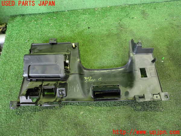 2UPJ-30387841]クラウン エステート(JZS171W)小物入れ1 中古_m0002.jpg