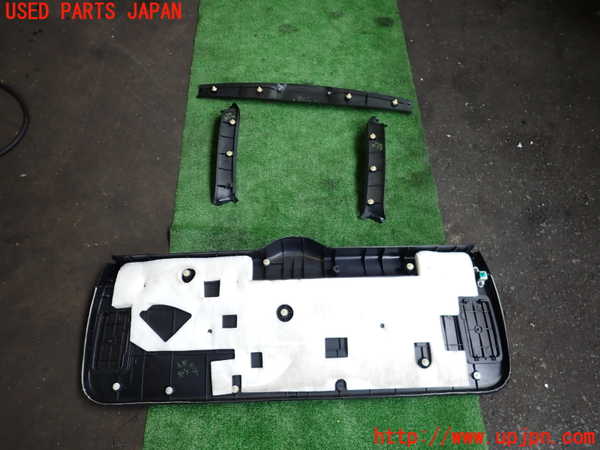 2UPJ-30381578]クラウン エステート(JZS171W)バックドア内張り 中古_m0004.jpg