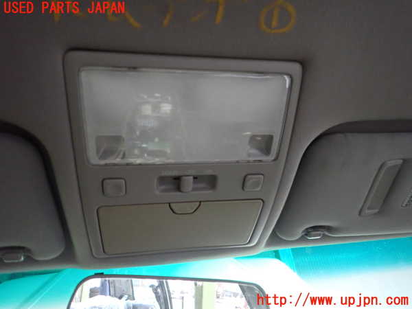 2UPJ-30386411]クラウン エステート(JZS171W)ルームランプ1 (真中 1列目) 中古_m0001.jpg