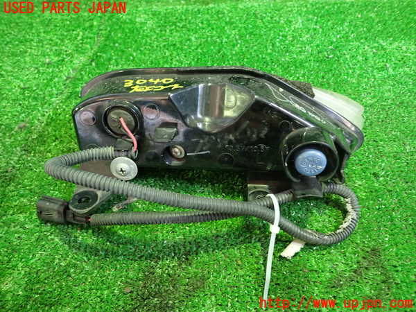 5UPJ-30401152]スカイライン(YV37)左コーナーランプ 中古_m0002.jpg