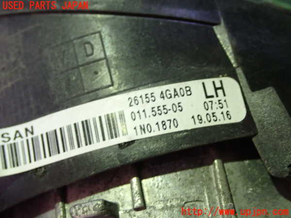 5UPJ-30401182]スカイライン(YV37)左フォグ 中古_m0002.jpg