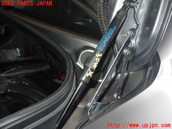 1UPJ-30401506]スカイライン(YV37)トランクダンパー 中古_m0001.jpg
