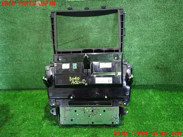 5UPJ-30406066]スカイライン(YV37)エアコンスイッチ1 中古_m0003.jpg