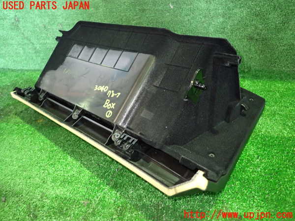 1UPJ-30407516]スカイライン(YV37)グローブボックス1 中古_m0003.jpg