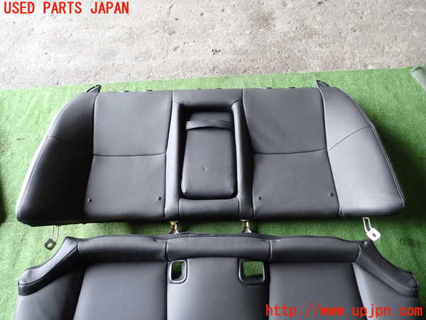 5UPJ-30407385]スカイライン(YV37)リアシート 中古_m0002.jpg