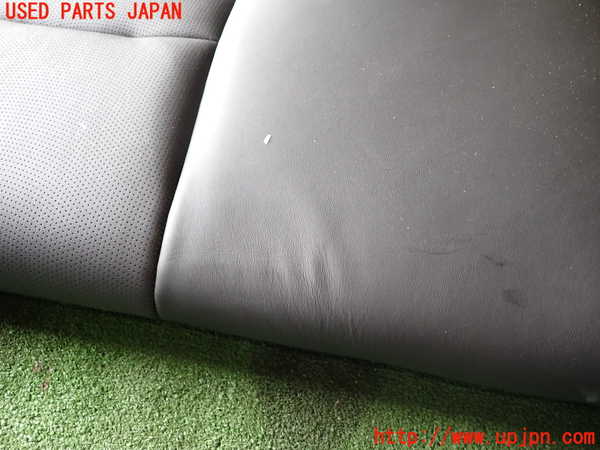 5UPJ-30407385]スカイライン(YV37)リアシート 中古_m0004.jpg