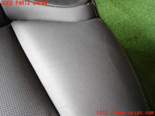 5UPJ-30407385]スカイライン(YV37)リアシート 中古_m0005.jpg