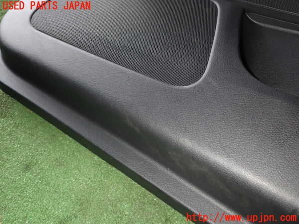 1UPJ-30401234]スカイライン(YV37)右前ドア内張り 中古_m0002.jpg