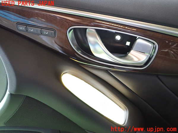 1UPJ-30401234]スカイライン(YV37)右前ドア内張り 中古_m0004.jpg