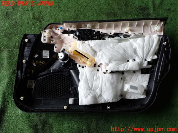 1UPJ-30401264]スカイライン(YV37)左前ドア内張り 中古_m0004.jpg