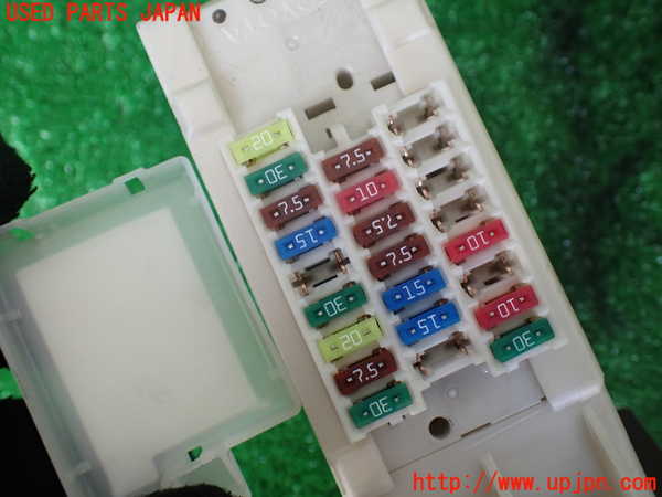 1UPJ-30436741]エスティマハイブリッド(AHR20W)ヒューズボックス1 中古_m0003.jpg