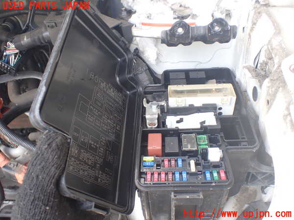1UPJ-30436743]エスティマハイブリッド(AHR20W)ヒューズボックス3 中古_m0002.jpg