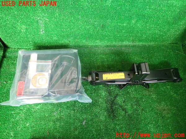 1UPJ-30437805]エスティマハイブリッド(AHR20W)車載工具 【ジャンク】_m0001.jpg
