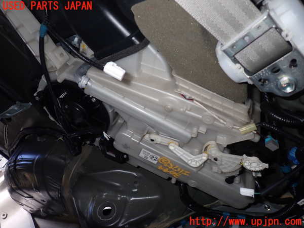 5UPJ-30446082]エスティマハイブリッド(AHR20W)エバポレーター2 (リヤ) 中古_m0001.jpg