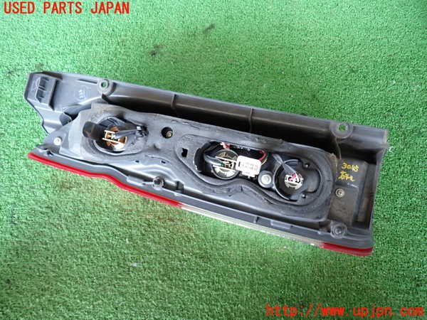 2UPJ-30451530]ハイエースバン200系(TRH200V)右テールランプ 中古_m0004.jpg