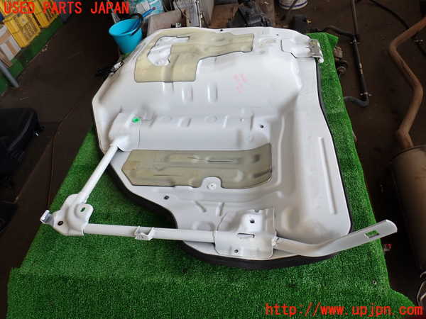 2UPJ-30452160]ハイエースバン200系(TRH200V)エンジンアッパーカバー (ジャンク品) 中古_m0002.jpg